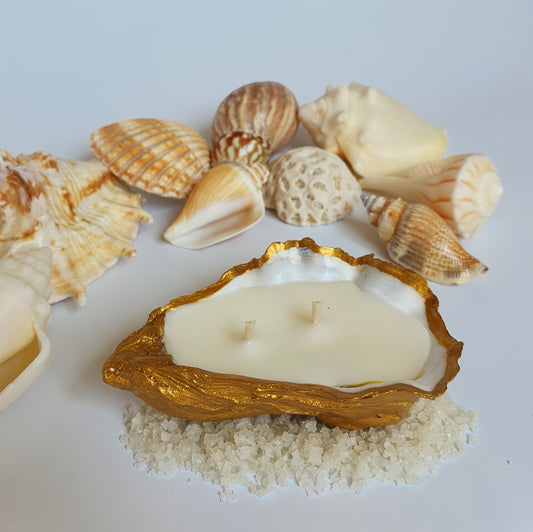 Oyster shell candle - Gold painted